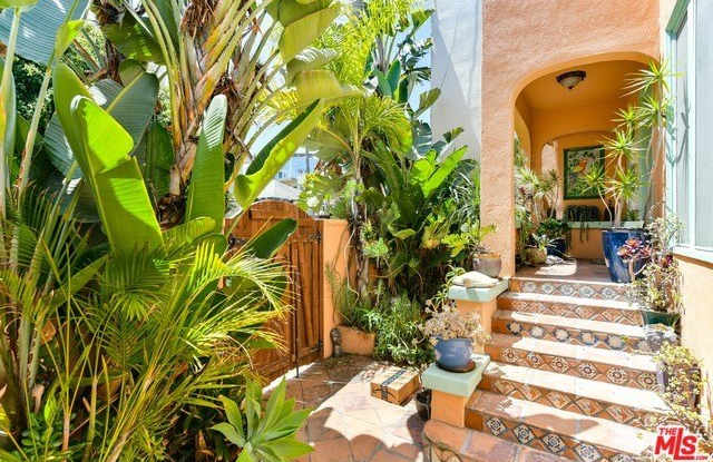 121 Brooks AVE - 121 Brooks Avenue, Los Angeles, CA 90291