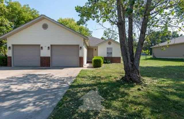 Duplex in Rogersville photos photos