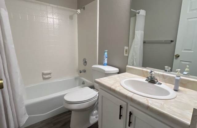 Luxury Living at the Ridge Gallery 4