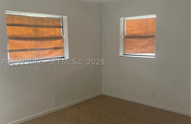 2481 NW 13th Ct Gallery 4