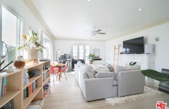 5139 Marathon St photos photos