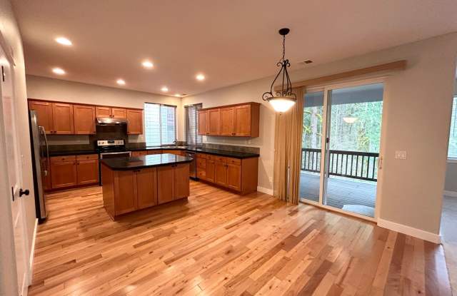 1st Full Month FREE If You Move In by Oct 1! Spacious  Stylish NW Portland Home – Open Layout, Dual Decks  Beaverton Schools photos photos
