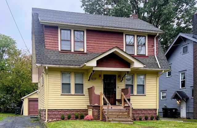 3 Bedroom, 2 Bathroom Home for Rent. Gallery 1