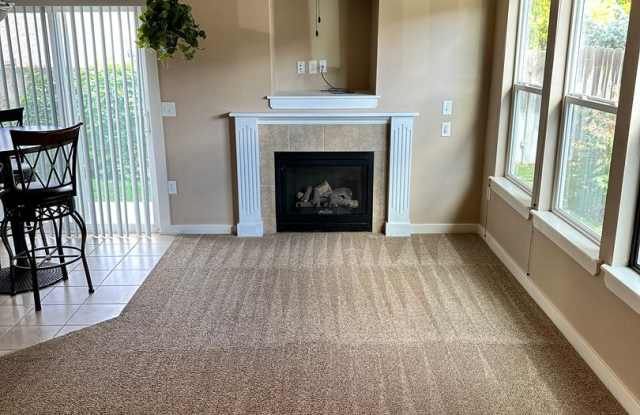 3 Bedroom 2 Bath Townhome with Gas Fireplace, community pool, lots of storage photos photos