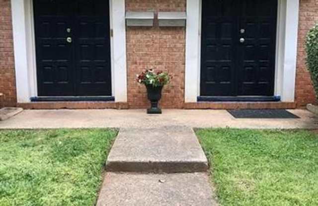 ✨ Updated 2-Bedroom Townhome in Coventry Woods with Pool Access ✨ photos photos