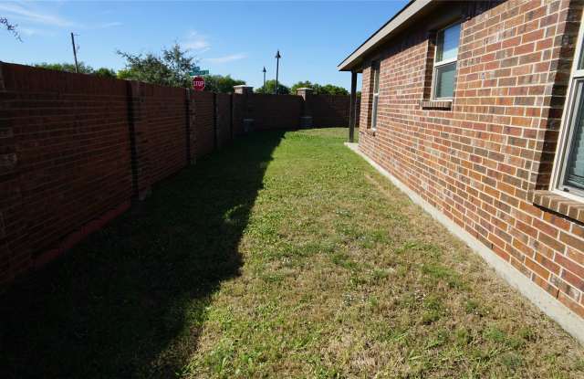 1817 Berrywood Drive Gallery 4