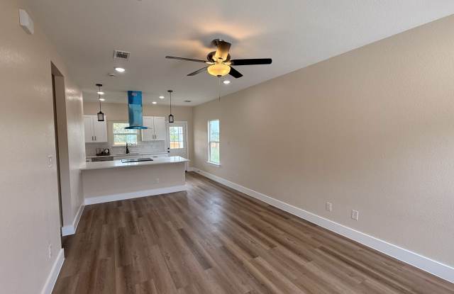 2619 Creekview Drive Gallery 4