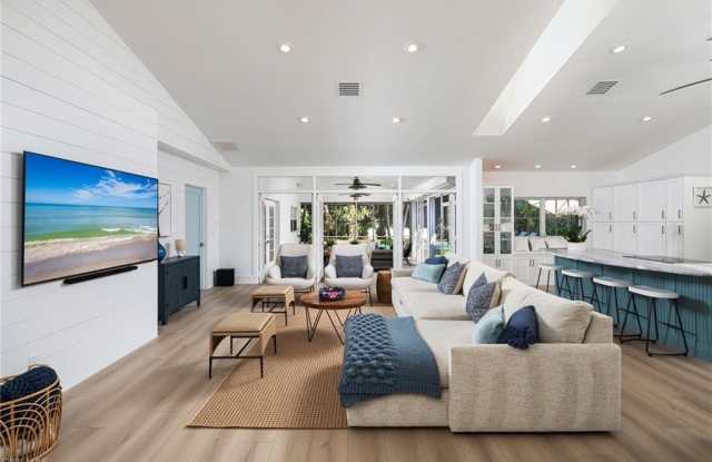 339 4th Ave N photos photos