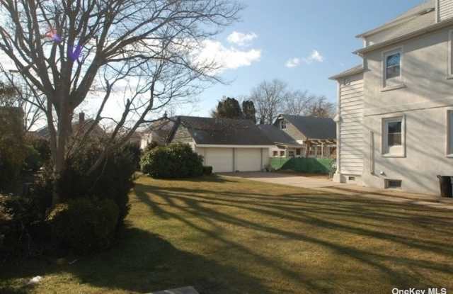 46 Lewis Avenue Gallery 2