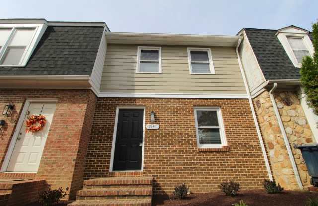 Completely Remodeled 3-Bedroom Townhome near Downtown & JMU! Coming Soon! Gallery 1