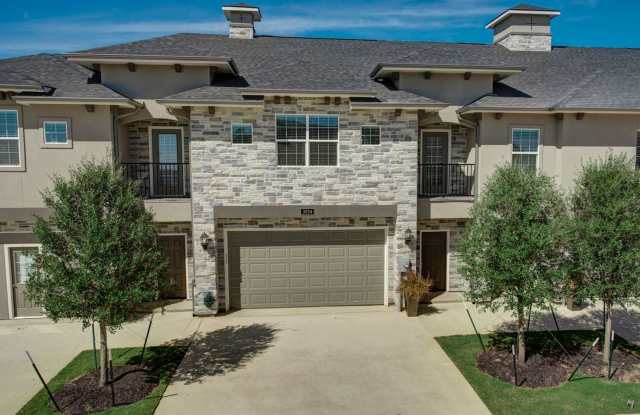 Available August 2026!! Luxury Townhome with Fenced Backyard! - 3437 Papa Bear Drive, College Station, TX 77845