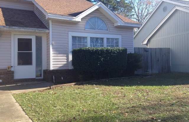 387 Canterbury Cir NW - 387 Canterbury Circle Northwest, Fort Walton Beach, FL 32548