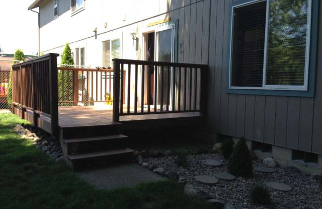 Beautiful 3 Bedroom 2 1/2 Bath Townhome in Tacoma!!! Gallery 4