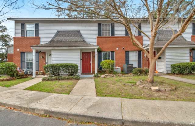 AVAILABLE NOW! 2 BED 2.5 BATH TOWNHOME photos photos