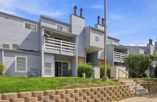 Stylish 1-Bedroom Condo Near the DTC – Updated & Move-In Ready! Gallery 1