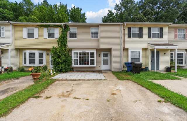 Charming 3-Bedroom Townhome in Virginia Beach. photos photos Charming 3-Bedroom Townhome in Virginia Beach. photos photos