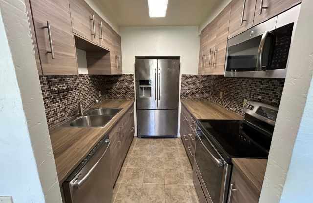 1 Bed, 1 Bath in Mission Hills!! Water/Trash Paid photos photos