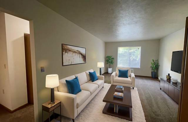 Golden Oak Village Apartments Gallery 2