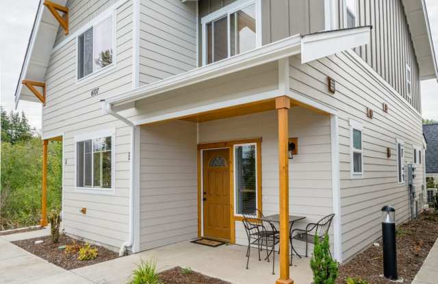 2 Bedrooms, 1.5 Bath Single Family Townhouse - Stonecrest Ct photos photos