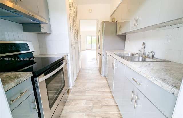 1590 NE 127th St photos photos