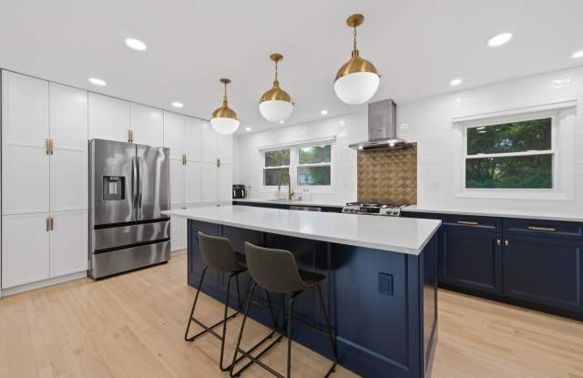 740 Thompson Court Gallery 3