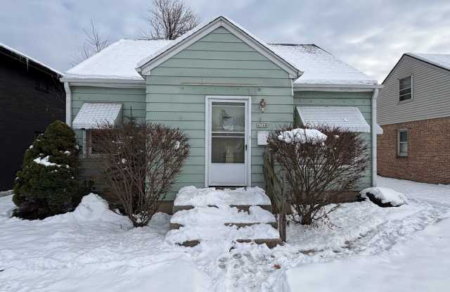 WOW 3BR SINGLE FAMILY WITH 2 FULL BATHS FINISHED LOWER LEVEL, TONS OF SPACE - 4548 North 76th Street, Milwaukee, WI 53218