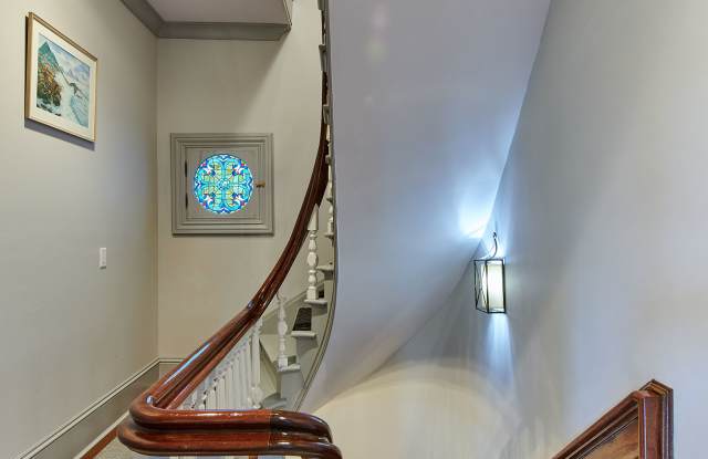 104 Sycamore Avenue Gallery 4