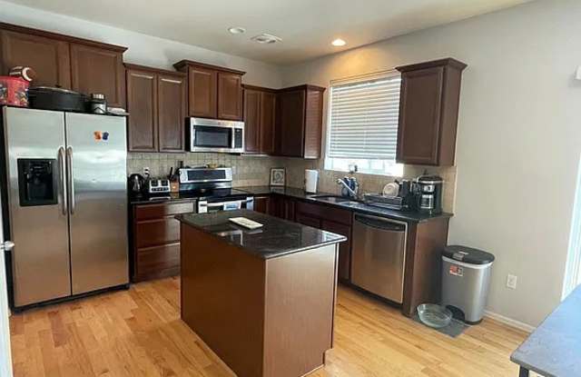 15455 Carob Circle Gallery 2