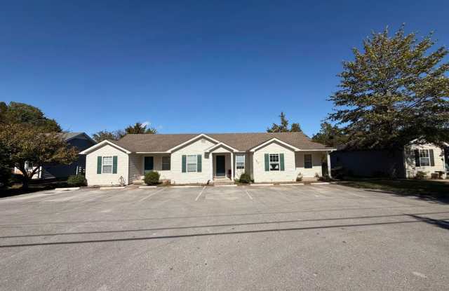 Lower Stone Apartments - 410 Lower Stone Avenue, Warren County, KY 42101 Lower Stone Apartments - 410 Lower Stone Avenue, Warren County, KY 42101