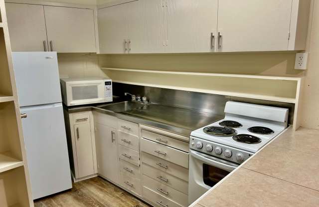 Tropic Seas one bdrm., one bath apartment, Oceanfront property, by Diamond Head and Kapiolani Park! photos photos Tropic Seas one bdrm., one bath apartment, Oceanfront property, by Diamond Head and Kapiolani Park! photos photos