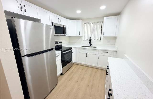 1105 S Flagler Ave photos photos