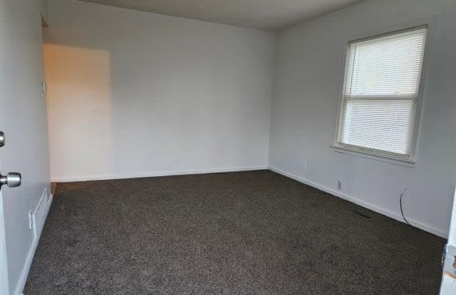 26171 COLGATE Street Gallery 2
