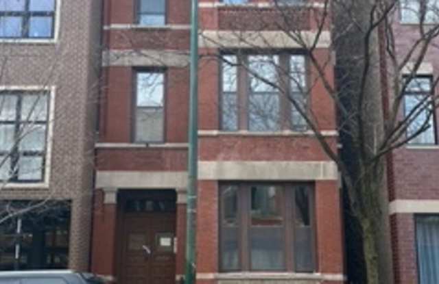 2932 North Lincoln Avenue - 2 photos photos