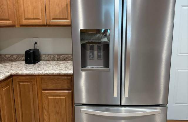 Charming 2BR House in Elk Point Gallery 3
