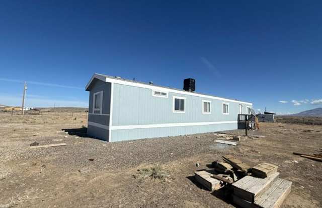 Quiet living just outside of Elko Gallery 3