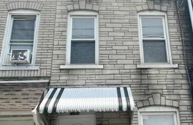 422 W Whitehall Street photos photos