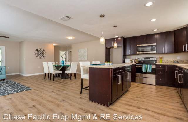 16435 Bernardo Oaks Drive Gallery 3