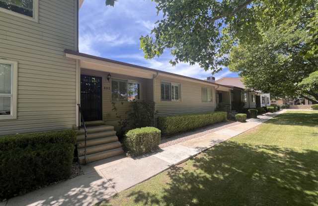 337 Country Club Circle - 1 photos photos