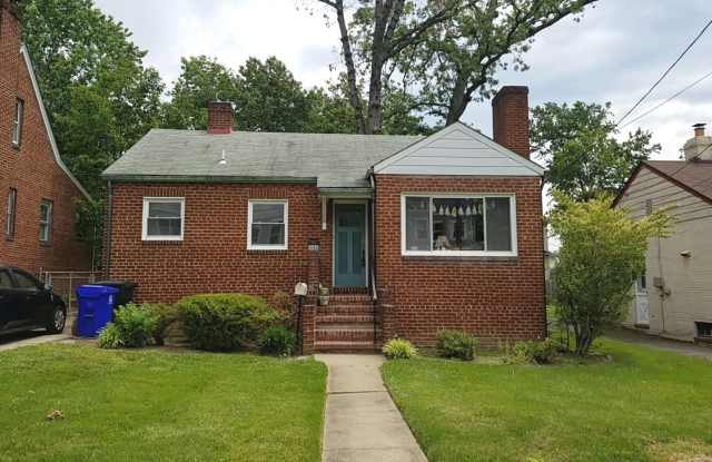 1243 N VERMONT ST photos photos