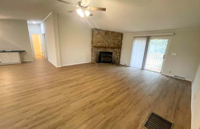 NOW LEASING FOR AN OCTOBER 9 MOVE-IN! Gallery 4