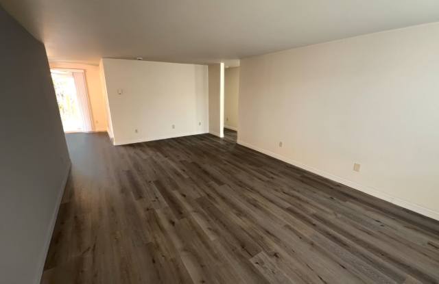 Price Drop! Single-level duplex in Jefferson Gallery 4