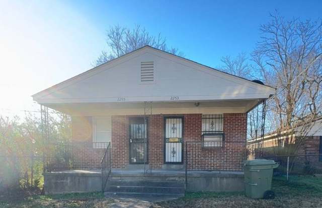 Charming 1 Bedroom, 1 Bath | Open to Section 8 photos photos