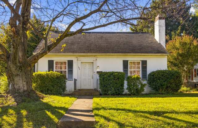 Walking distance to UD - AVAILBLE JUNE 2026-MAY 2027 Gallery 1