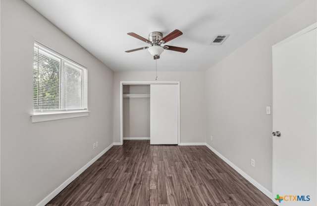 1634 Post Road Gallery 4