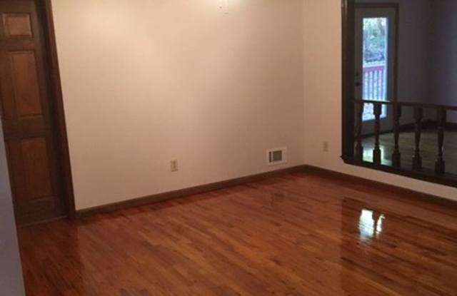 8991 Emerald Court Gallery 4