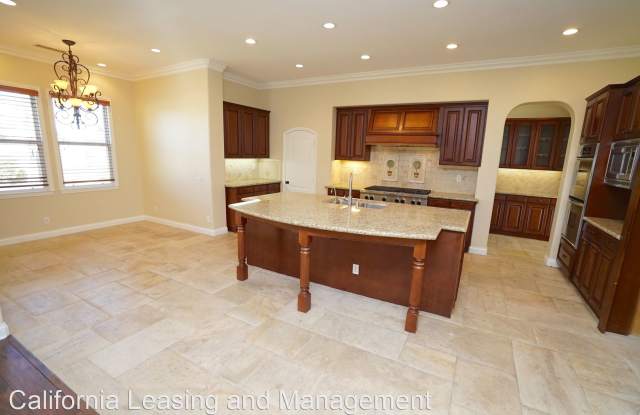 26647 Fallen Oak Court Gallery 3
