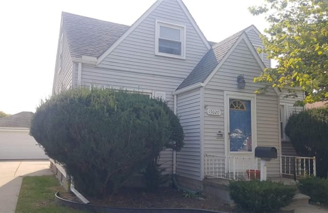15020 Camden - 15020 Camden Avenue, Eastpointe, MI 48021