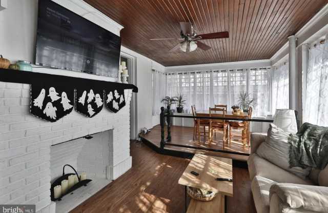 215 GREEN LANE photos photos