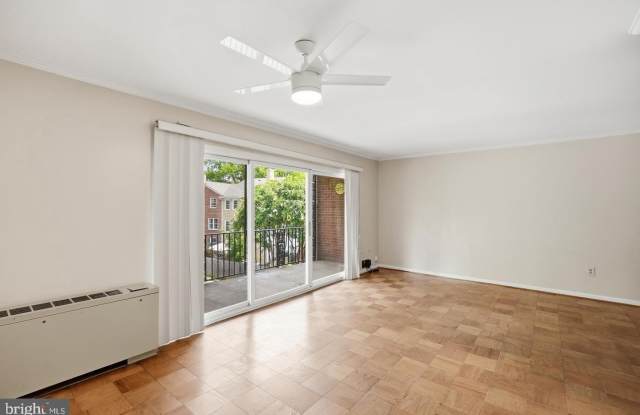 3535 CHEVY CHASE LAKE Drive Gallery 4