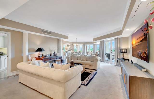 300 SE 5th Avenue photos photos